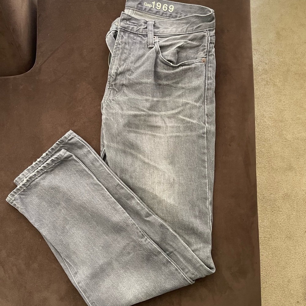 DARK GREY WASH STRAIGHT JEANS